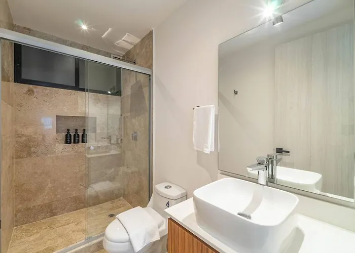 2 Bd With Private Balcony, Pool View, Gym Casa de férias
