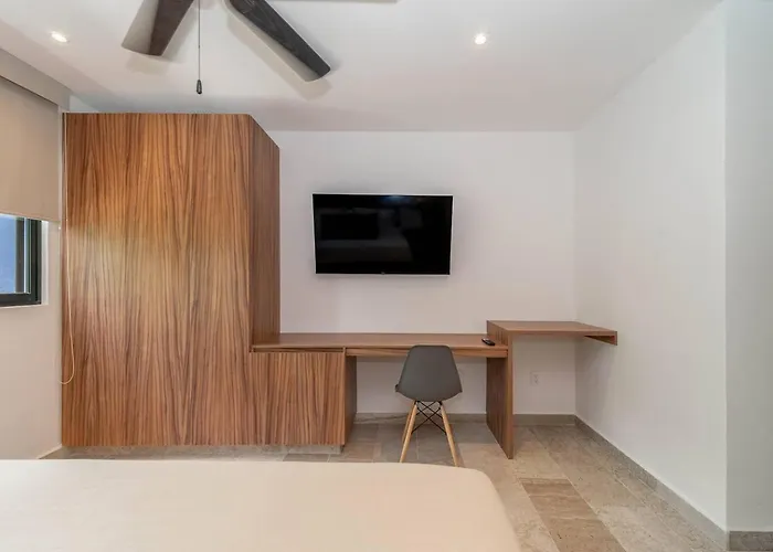 2 Bd With Private Balcony, Pool View, Gym Casa de férias