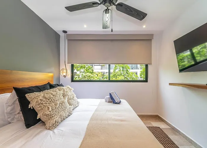 Casa de férias 2 Bd With Private Balcony, Pool View, Gym *