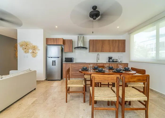 2 Bd With Private Balcony, Pool View, Gym