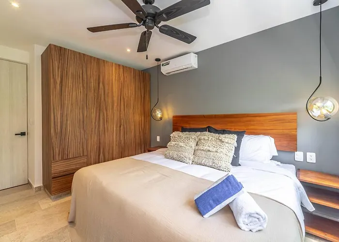 2 Bd With Private Balcony, Pool View, Gym Casa de férias