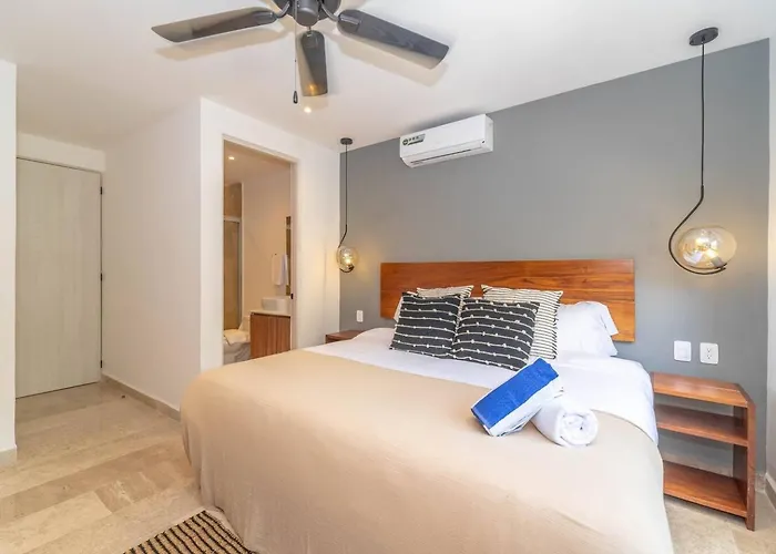 Casa de férias 2 Bd With Private Balcony, Pool View, Gym