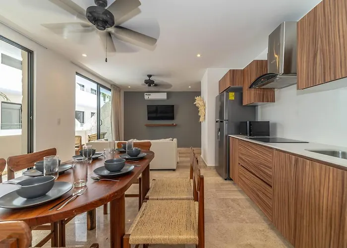2 Bd With Private Balcony, Pool View, Gym Casa de férias