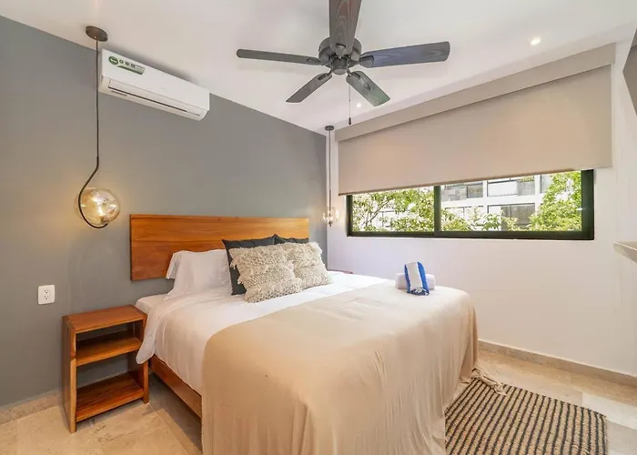 2 Bd With Private Balcony, Pool View, Gym Casa de férias *